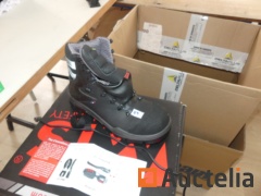 6 pairs of MTS safety shoes