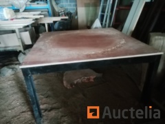 metal and wood table