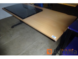 office-table-1323848G.jpg