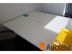 White Bureel table on metal base